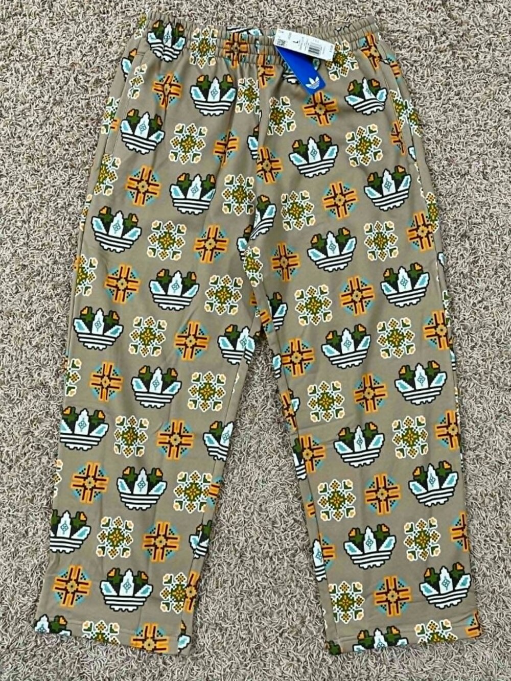 Adidas Men’s Tile Allover Print Graphic Loose Sweat Pants JW3505, Size Large